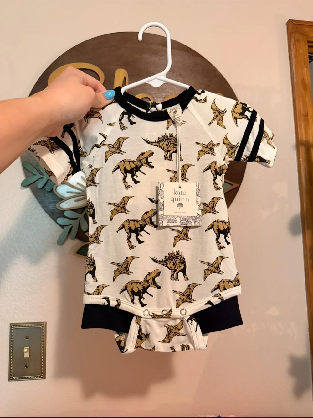 kate quinn Dino & Pterodactyl Graphic Set - gender neural. Full outfit!